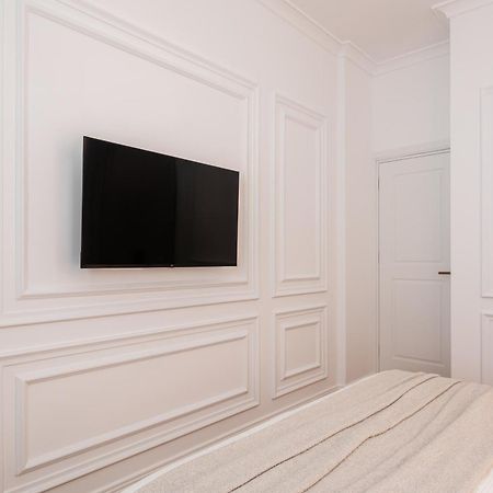 Elegant Apartment A Breath Away From The Acropolis Athena Bagian luar foto