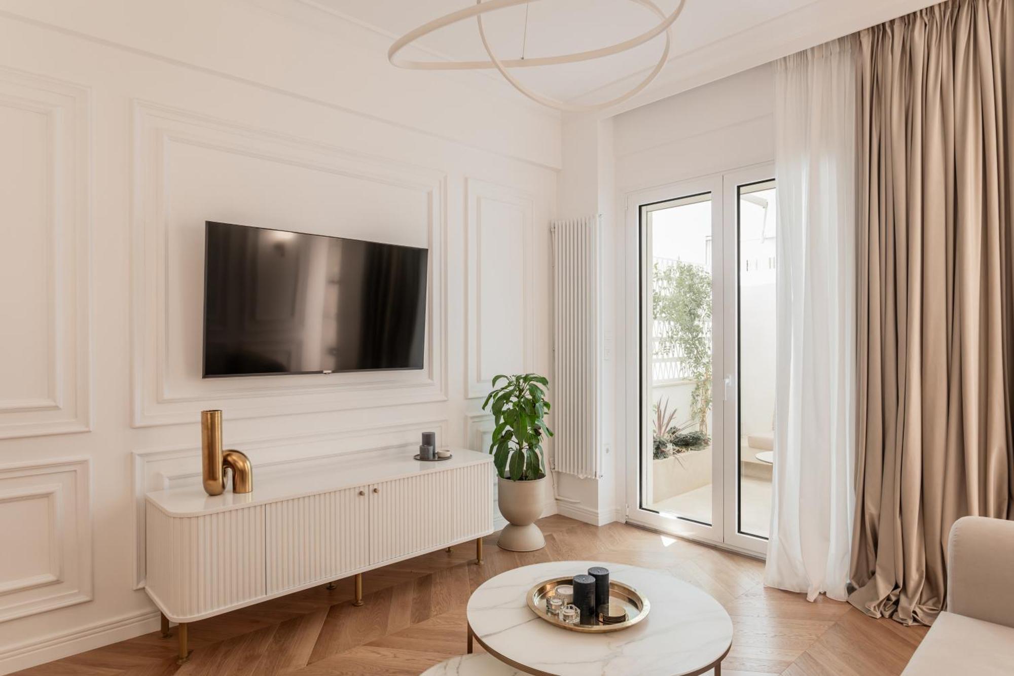 Elegant Apartment A Breath Away From The Acropolis Athena Bagian luar foto